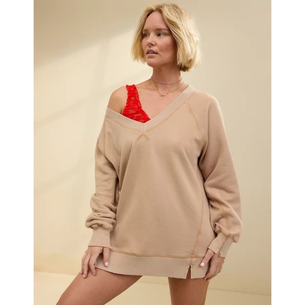 NWT Aerie Downtime Textured V-neck Sweatshirt Size Medium